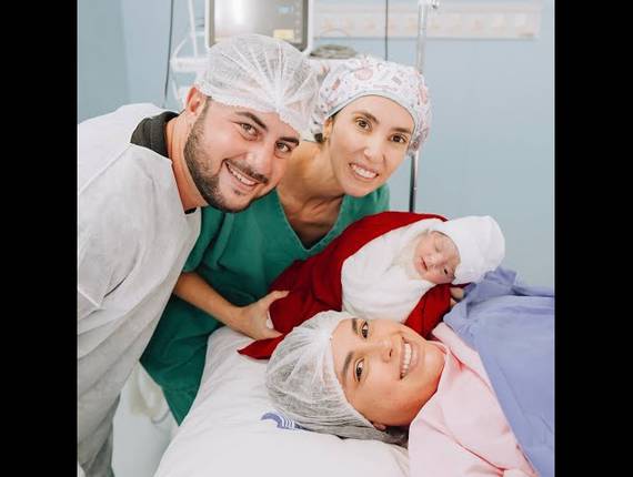 Parto Cesárea de Nascimento Helena