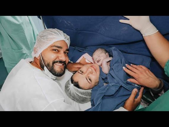 Parto Cesárea de Nascimento Melina