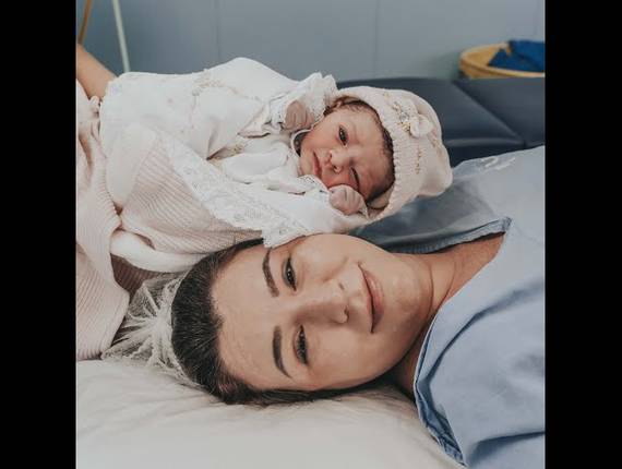 Parto Cesárea de Nascimento Isabela