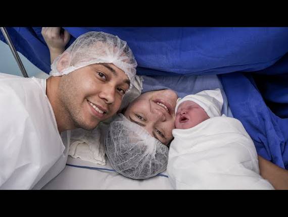 Parto Cesárea de Nascimento Alice