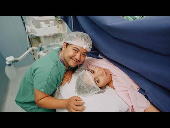 Parto Cesárea de Nascimento Angelina