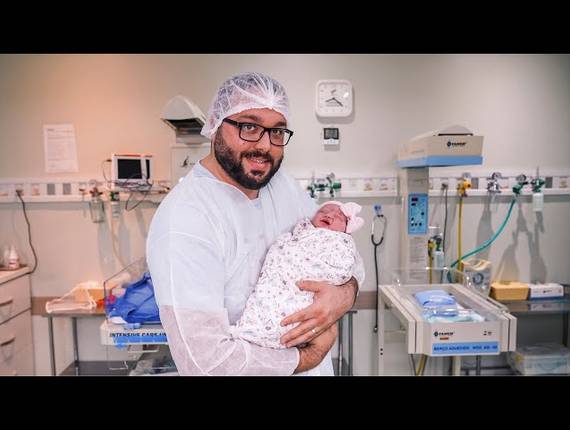 Parto Cesárea de Nascimento Ester