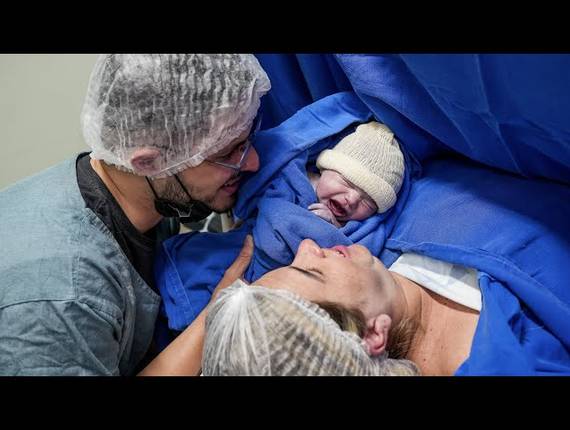 Parto Cesárea de Nascimento Alice 