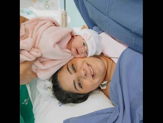 Parto Cesárea de Nascimento Agnes