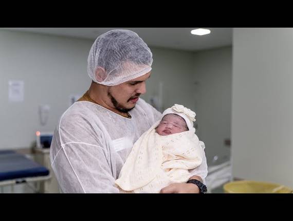 Parto Cesárea de Nascimento Clara