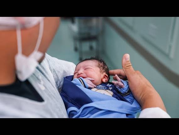 Parto Cesárea de Nascimento Miguel