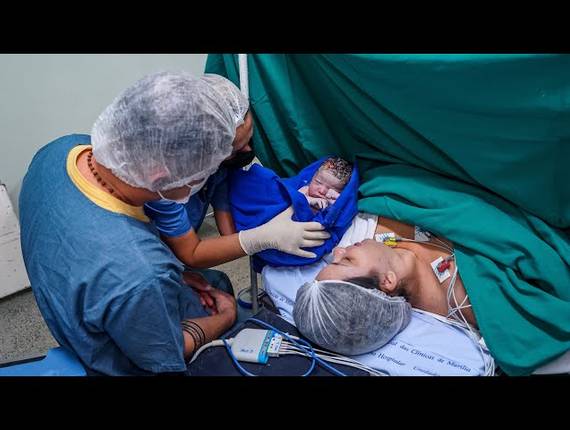 Parto Cesárea de Nascimento Jade