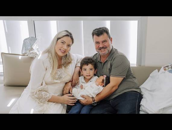 Parto Cesárea de Nascimento Helena
