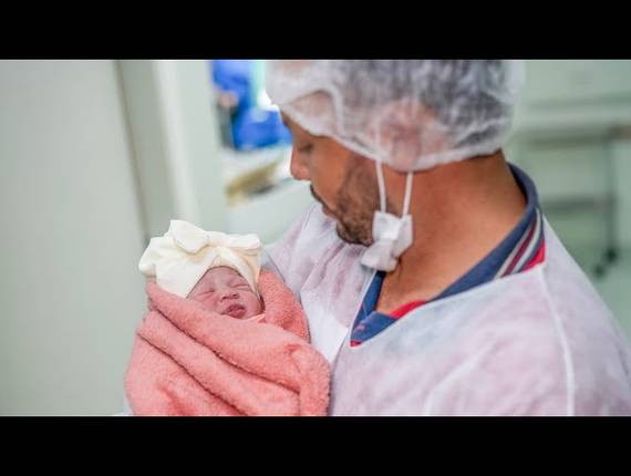 Parto Cesárea de Nascimento Lunna