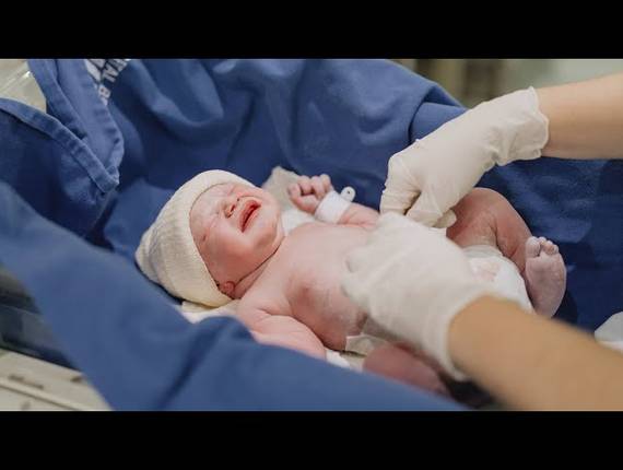 Parto Cesárea de Nascimento Maitê