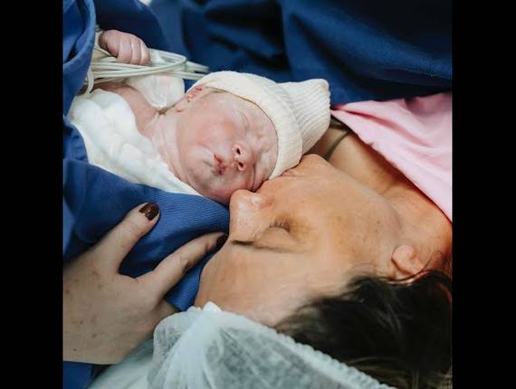 Parto Cesárea de Nascimento Theo