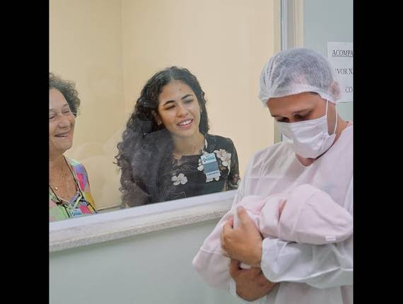 Parto Cesárea de Nascimento Luísa