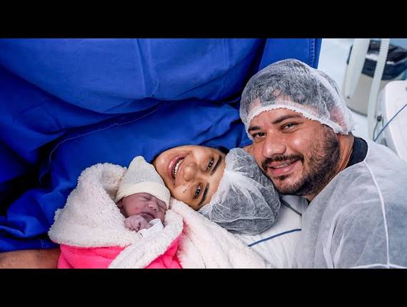 Parto Cesárea de Nascimento Olívia