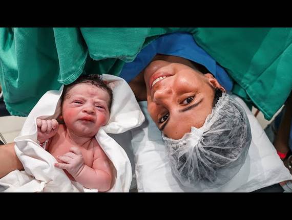 Parto Cesárea de Nascimento Maria Helena