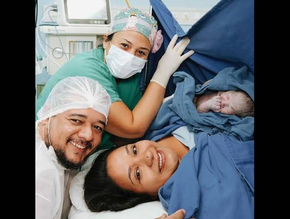 Parto Cesárea de Nascimento Levi