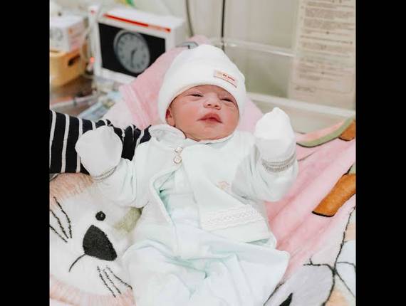 Parto Cesárea de Nascimento Helena