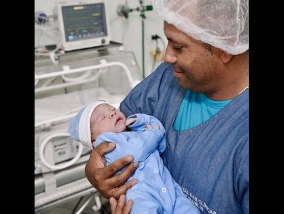 Parto Cesárea de Nascimento Enrico