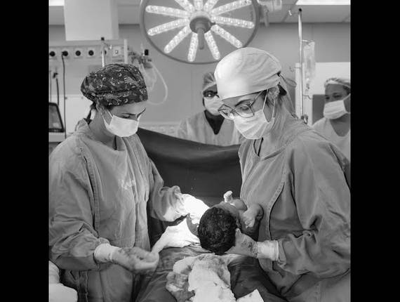 Parto Cesárea de Nascimento Tainá