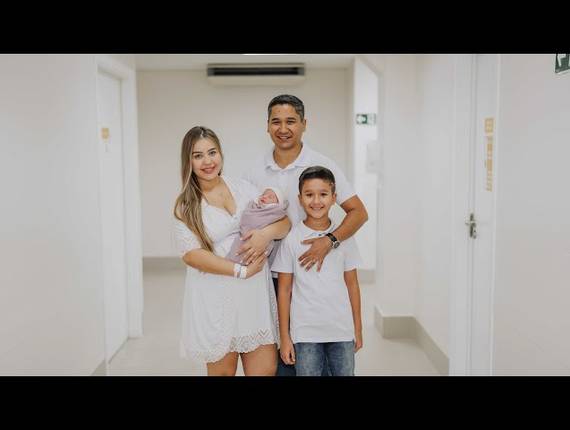 Parto Cesárea de Nascimento Laura