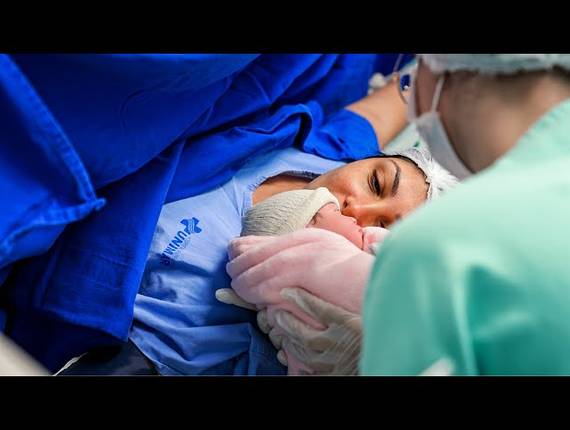 Parto Cesárea de Nascimento Maya