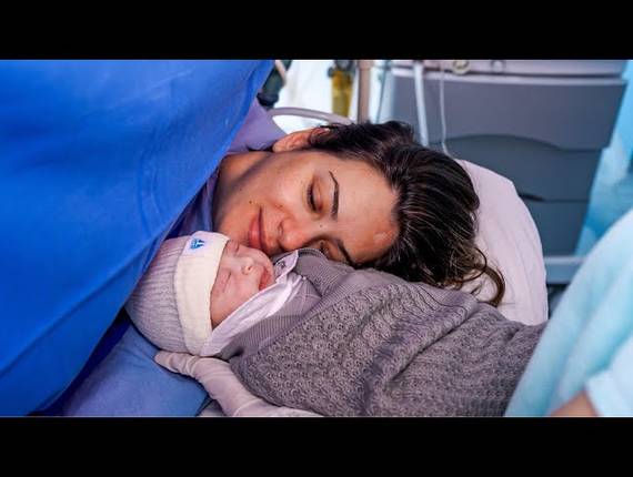 Parto Cesárea de Nascimento Ayla