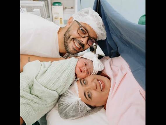 Parto Cesárea de Nascimento Liz