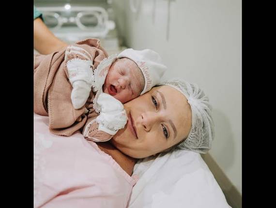 Parto Cesárea de Nascimento Antonella