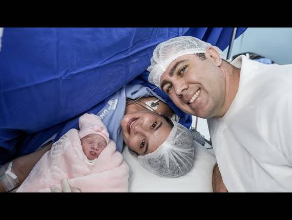 Parto Cesárea de Nascimento Antonella