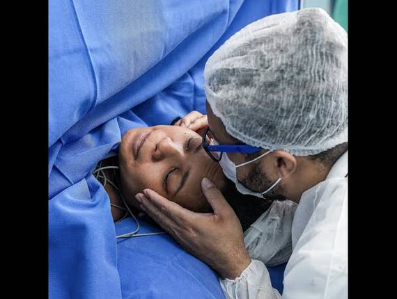 Parto Cesárea de Nascimento Levi 