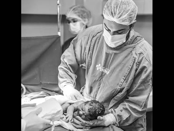 Parto Cesárea de Nascimento Lunna