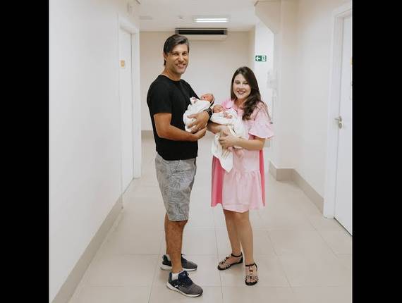 Parto Cesárea de Nascimento Elisa e Isadora