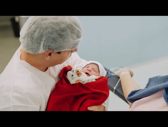 Parto Cesárea de Nascimento Júlia