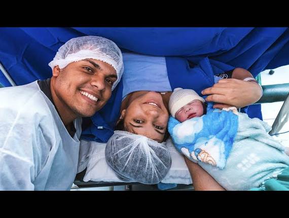 Parto Cesárea de Nascimento Arthur