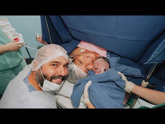 Parto Cesárea de Nascimento Sarah