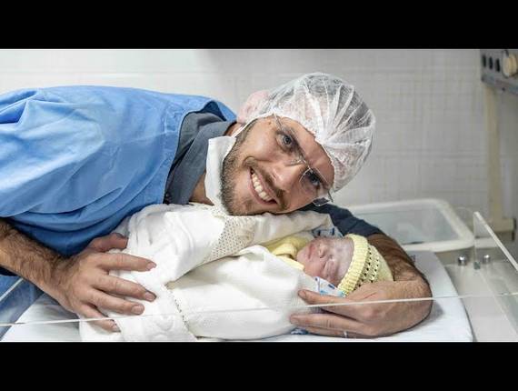 Parto Cesárea de Nascimento Theo 