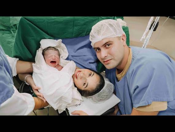 Parto Cesárea de Nascimento Rael