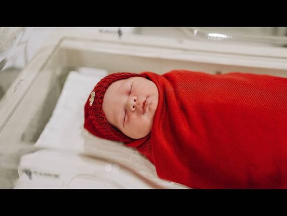 Parto Cesárea de Nascimento Alice