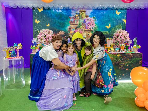 Festas Infantis de 5 anos da Isabella e do Raphael - Festa Tema Encanto