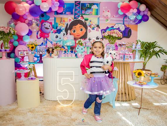 Festas Infantis de 5 anos da Lara - Festa infantil tema A Casa Mágica da Gabby