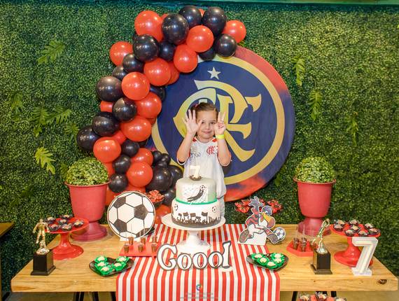 Festas Infantis de 7 anos da Elisa - Festa infantil tema Flamengo
