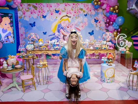 Festas Infantis de 6 anos da Valentina - Festa infantil tema Alice no País das Maravilhas