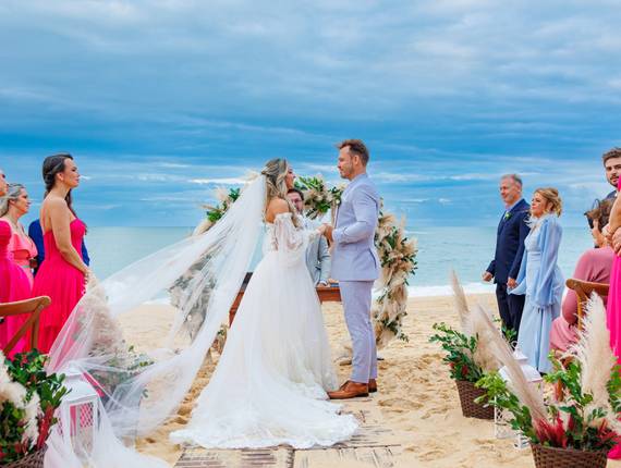 Casamento de Casamento de Jan e Iuri: Emoção à Beira-Mar em Balneário Camboriú