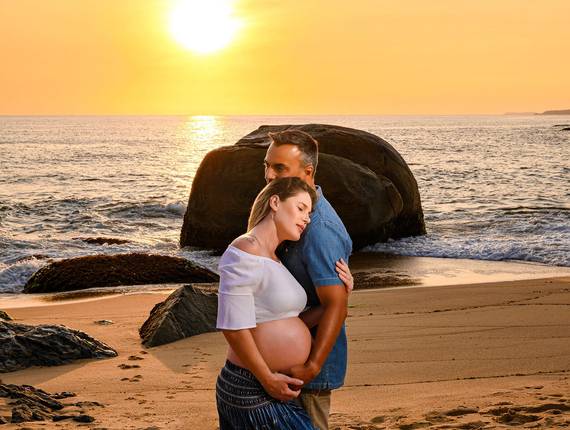 Gestante  de Ensaio Gestante ao Amanhecer na Praia do Estaleirinho, Balneário Camboriú – SC