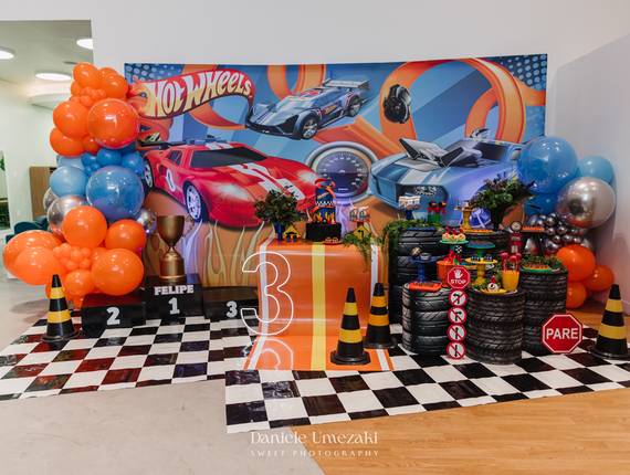 fotografia de aniversário infantil  de Festa Hot Wheels no Pé de Caqui – Aniversário de 3 anos do Felipe