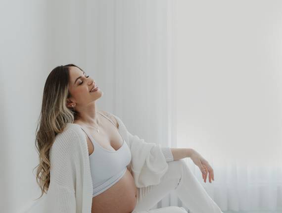 Ensaio Gestante em Estúdio de Ensaio Gestante em Estúdio em Mogi das Cruzes | Keyci à espera da Jade