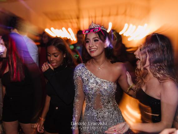 Fotografia de 15 Anos de Fotografia de Aniversário de 15 Anos em Mogi das Cruzes | Ana Luiza no Buffet Santa Arruaça