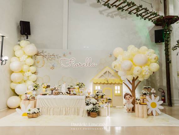 Fotografia de Aniversário Infantil  de Aniversário de 1 Ano da Fiorella no Buffet Santa Arruaça de Arujá