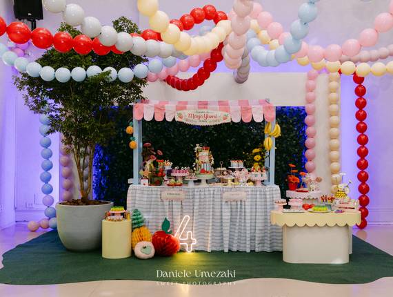 fotografia de aniversário infantil  de Fotografia de Aniversário Infantil no Buffet Santa Arruaça em Arujá | 4 Anos da Maya