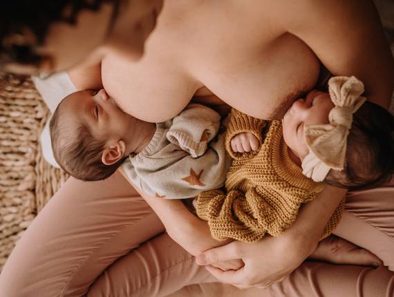 NEWBORN de Ensaio Newborn Natural de Gêmeos 