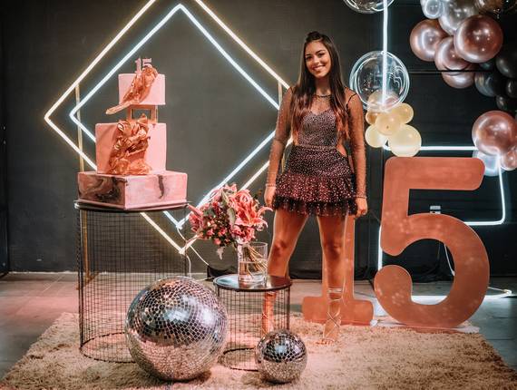 ANIVERSÁRIOS de 15 Anos da Lara